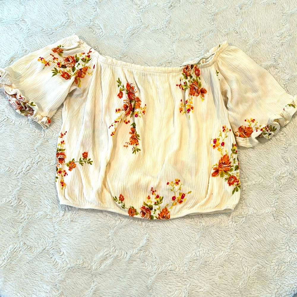 Roses-Floral Boatneck or Off-Shoulder Crop Top w/Ruffled-Hem Short Sleeves